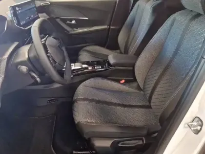 Photo 10 Peugeot 2008  Hybrid 110 e-DCS6