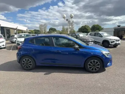 Photo 22 Renault Clio  E-Tech full hybrid 145