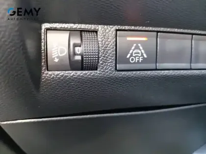 Photo 45 Peugeot 2008  PureTech 100 S&S BVM6