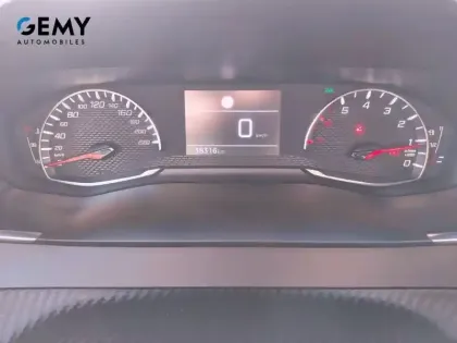 Photo 36 Peugeot 2008  PureTech 100 S&S BVM6