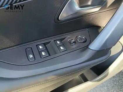 Photo 12 Peugeot 2008  PureTech 100 S&S BVM6