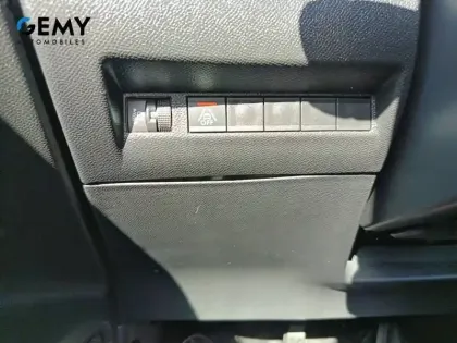 Photo 23 Peugeot 2008  PureTech 100 S&S BVM6