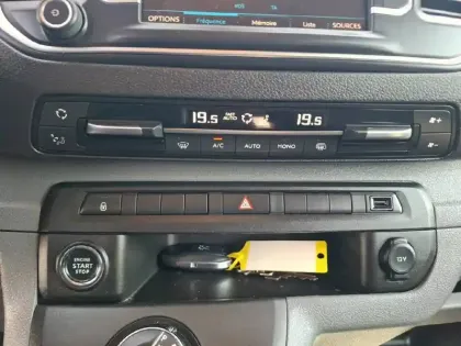 Photo 23 Peugeot Expert  CA STANDARD BLUEHDI 180 S&S EAT8