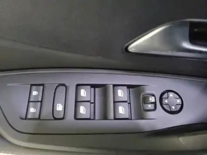 Photo 49 Peugeot 408  PHEV 225 e-EAT8