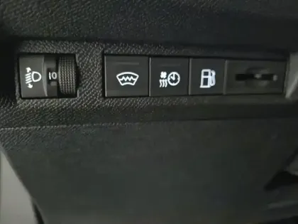 Photo 48 Peugeot 408  PHEV 225 e-EAT8