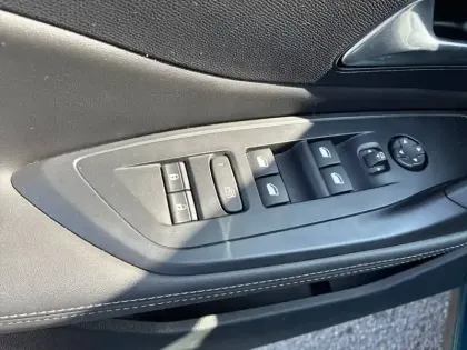 Photo 17 Peugeot 408  PHEV 225 e-EAT8