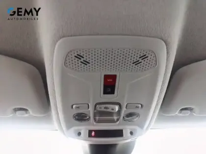Photo 16 Peugeot 208  PureTech 100 S&S BVM6