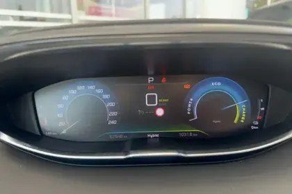 Photo 15 Peugeot 3008  Hybrid 225 e-EAT8