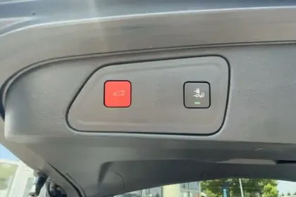 Photo 11 Peugeot 3008  Hybrid 225 e-EAT8