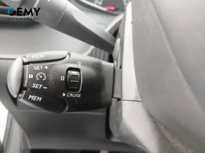 Photo 16 Peugeot 208  BLUEHDI 100 S&S BVM6