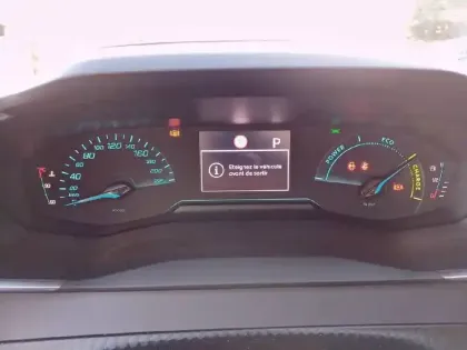 Photo 9 Peugeot 2008  Hybrid 110 e-DCS6