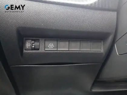 Photo 19 Peugeot 208  Electrique 50 kWh 136ch