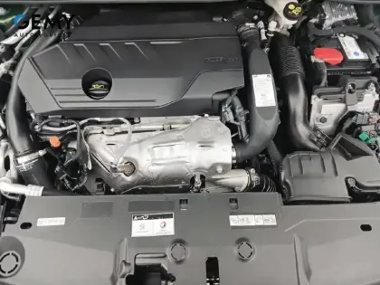 Photo 32 Peugeot 308  PHEV 180 e-EAT8