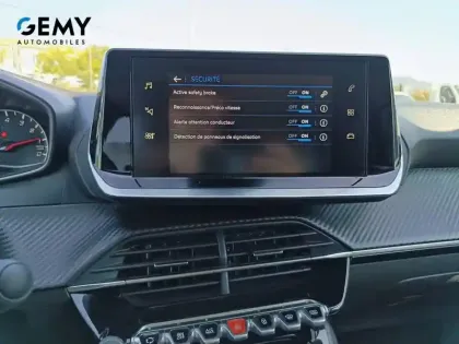 Photo 20 Peugeot 208  PureTech 75 S&S BVM5