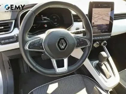 Photo 12 Renault Clio  E-Tech full hybrid 145