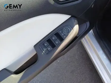Photo 13 Renault Clio  E-Tech full hybrid 145