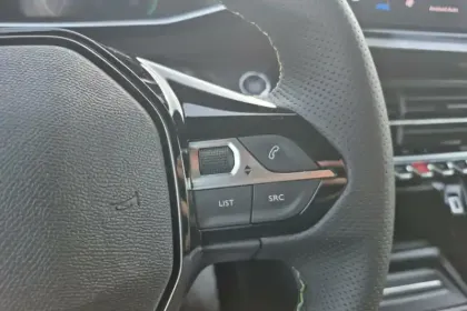 Photo 44 Peugeot 208  Hybrid 145 ch e-DCS6