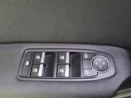 Photo 34 Renault Captur  TCe 90