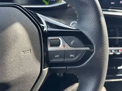 Photo 24 Peugeot 208  PureTech 100 S&S BVM6