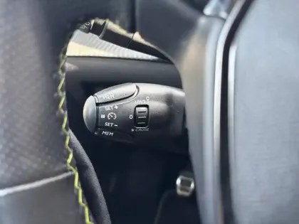 Photo 18 Peugeot 208  PureTech 100 S&S BVM6