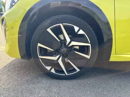 Photo 12 Peugeot 208  PureTech 100 S&S BVM6