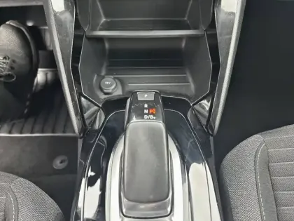 Photo 13 Peugeot 2008  Electrique 136 ch