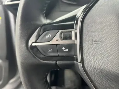 Photo 17 Peugeot 2008  Electrique 136 ch