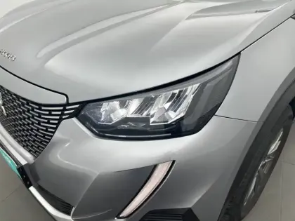 Photo 15 Peugeot 2008  Electrique 136 ch