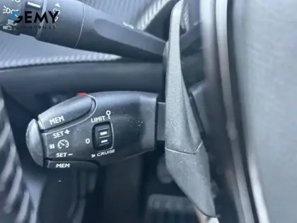 Photo 12 Peugeot 208  PureTech 100 S&S BVM6