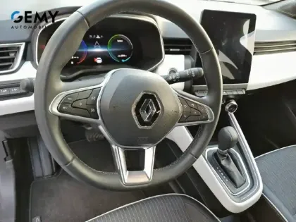 Photo 12 Renault Clio  E-Tech full hybrid 145