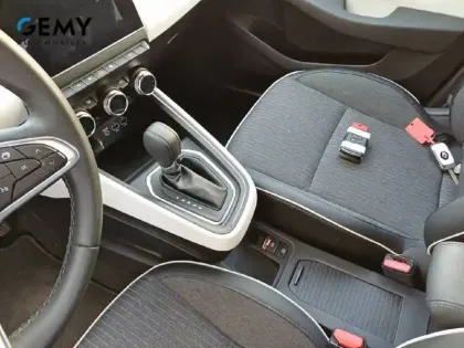 Photo 11 Renault Clio  E-Tech full hybrid 145