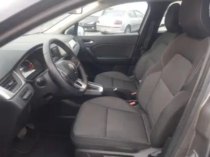 Photo 8 Renault Captur  E-Tech full hybrid 145