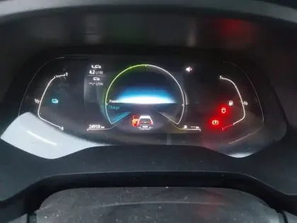 Photo 11 Renault Captur  E-Tech full hybrid 145