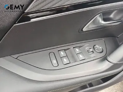 Photo 11 Peugeot 2008  Electrique 136 ch