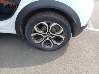 Photo 10 Renault Captur  TCe 130 EDC FAP