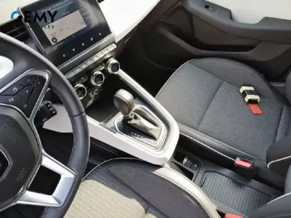 Photo 11 Renault Clio  E-Tech full hybrid 145