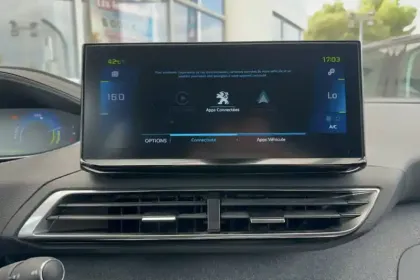 Photo 18 Peugeot 3008  Hybrid 225 e-EAT8