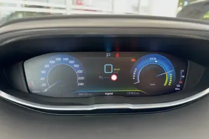 Photo 15 Peugeot 3008  Hybrid 225 e-EAT8