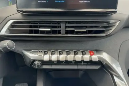 Photo 19 Peugeot 3008  Hybrid 225 e-EAT8