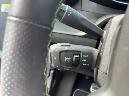 Photo 17 Peugeot 208  Electrique 50 kWh 136ch