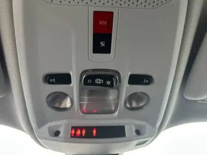 Photo 41 Peugeot 2008  BlueHDi 110 S&S BVM6