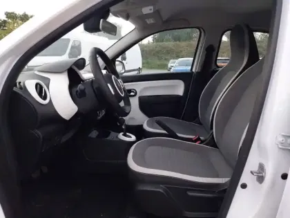Photo 8 Renault Twingo  III E-Tech