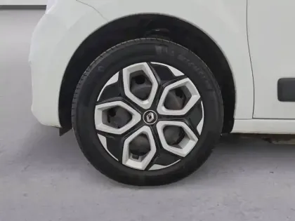 Photo 40 Renault Twingo  III E-Tech
