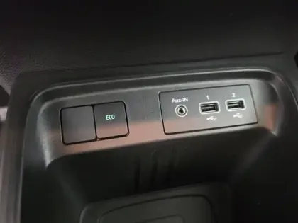 Photo 82 Renault Twingo  III E-Tech