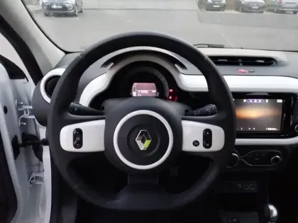 Photo 10 Renault Twingo  III E-Tech