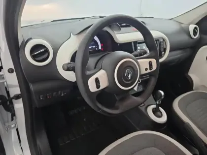 Photo 46 Renault Twingo  III E-Tech