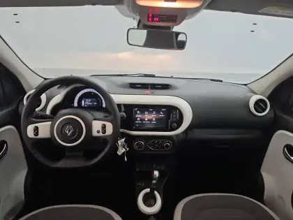 Photo 47 Renault Twingo  III E-Tech