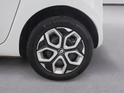 Photo 41 Renault Twingo  III E-Tech
