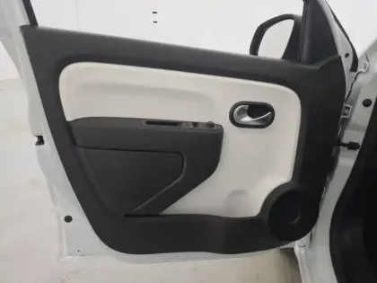 Photo 54 Renault Twingo  III E-Tech