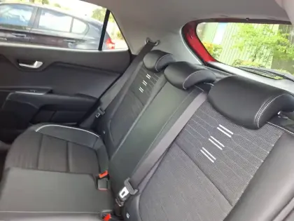Photo 11 Kia Stonic  1.0 T-GDi 100 ch BVM6